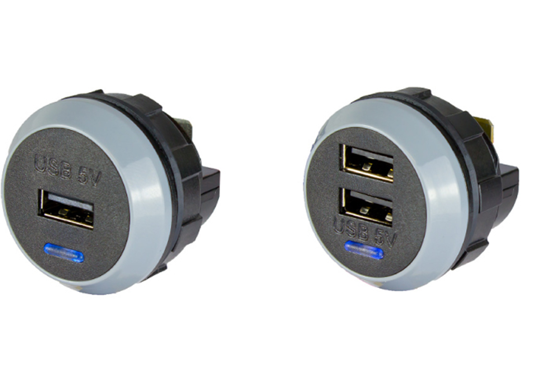 Doppelte oder einfache USB-Steckdose für den Komfort in einem Bus